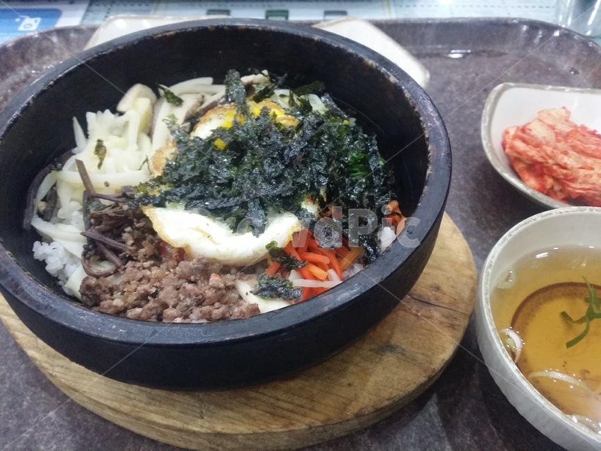 음식,비빔밥,식사,돌솥,돌솥비빔밥