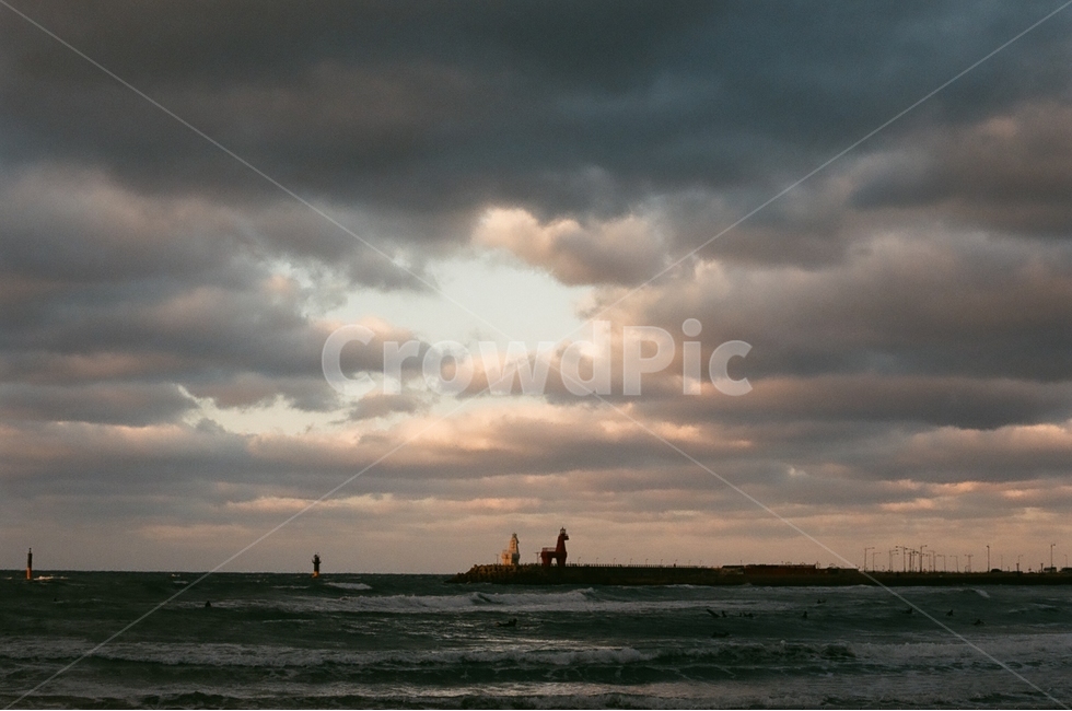제주도,겨울바다,일몰,구름,바다,필름사진,감성,자연,풍경,nature,landscape,한국자연풍경,한국자연경관,korea nature landscape,해변,바다,beach,sea,제주도,jeju,jeju island,감성,sensible,feeling,building,건물,architecture,건축물,tower,탑