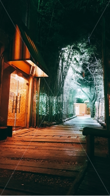 사우나,분위기,온천,건물,새벽,야경,밤,풍경,nightscape,night,landscape,wood,나무