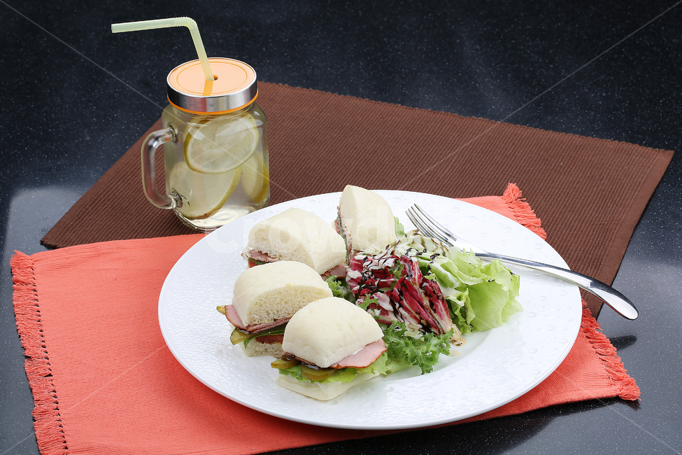 샌드위치,브런치,디저트,브레드,토스트,후식,빵,식사,아침식사,점심식사,저녁식사,요리,조리법,야채,샐러드,양상추,접시,그릇,맛,조리,요리사,퓨전요리,조리사,식료품,음식,푸드,신선,건강,다이어트,식품,디너,식재료,bread,food,dessert,cook,음식,식재료,요리,food,cook,meal,dishes,food reserves,연출,컨셉,콘셉,direction,concept