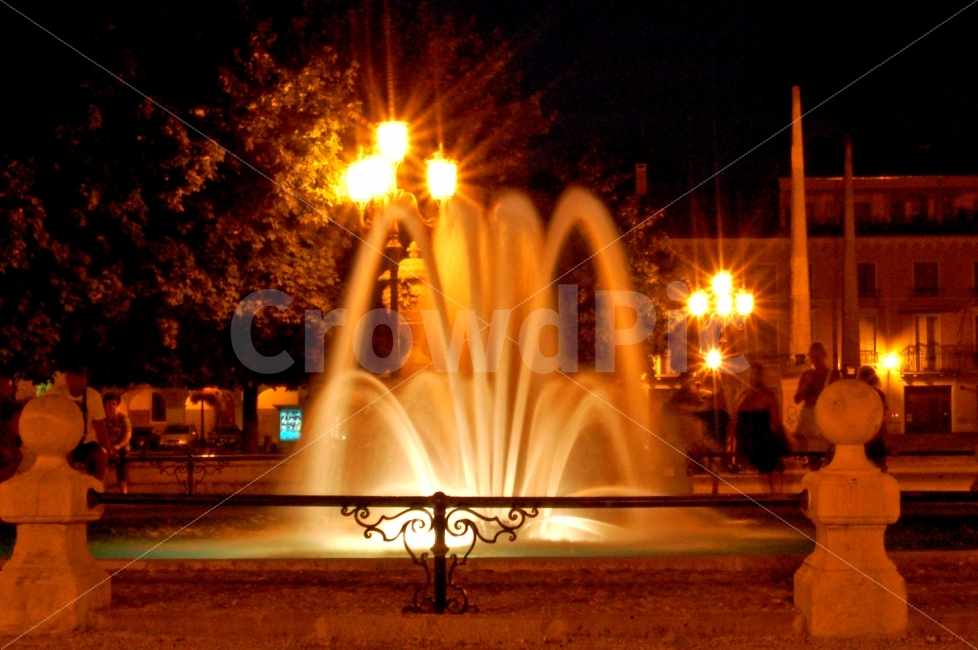 야경사진,풍경,분수,야경,이탈리아,Italy,Italia,night,nightscene,nightview,fountain,여행,trip,travel,travelling,배경,배경사진,풍경사진,감성사진,평화로운,분위기,차분한,차분함,평화로움,scene,ambience,atmosphere,calm,peaceful,tranquil,still,background,도시,풍경,city,landscape,야경,밤,nightscape,night,해외,외국,세계,foreign,oversea,world,water,물