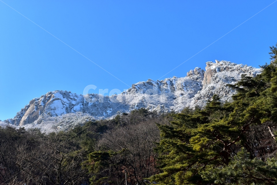 북한산,국립공원,설산,설경,눈,눈꽃,서울,도심지,명산,겨울,여행,국내여행,Seoul,Korea,National,Park,풍경,크리스마스,성탄절,화이트크리스마스,눈꽃풍경,비경,산행,등산,100대명산,기암,바위산,백운대,도선사,겨울,계절,winter,season,자연,풍경,nature,landscape,한국자연풍경,한국자연경관,korea nature landscape,mountain range,산맥,outdoors,옥외,mountain,산,fir,전나무,tree,나무,plant,식물,abies,아비