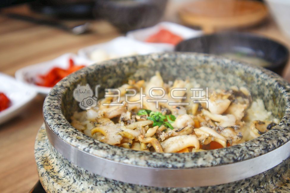 seafood,Nurungji,dolsot bibimbab,pot rice,bibimbap,Abalone pot rice,Korean,rice,food,stone pot,Hanjeongsik,Korean food,Full Gospel Ceremony,abalone,traditional food