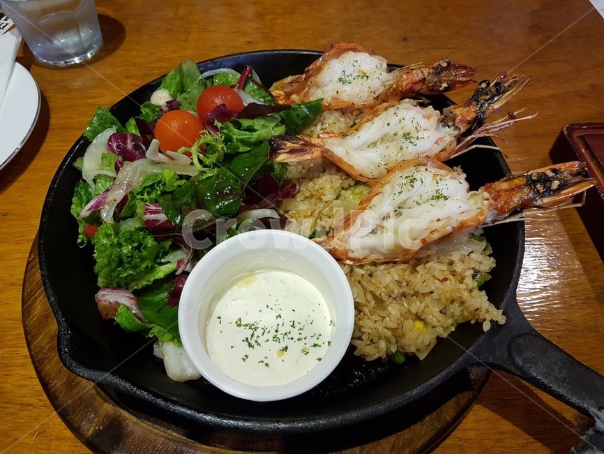 food,음식,샐러드,양파소스,새우구이