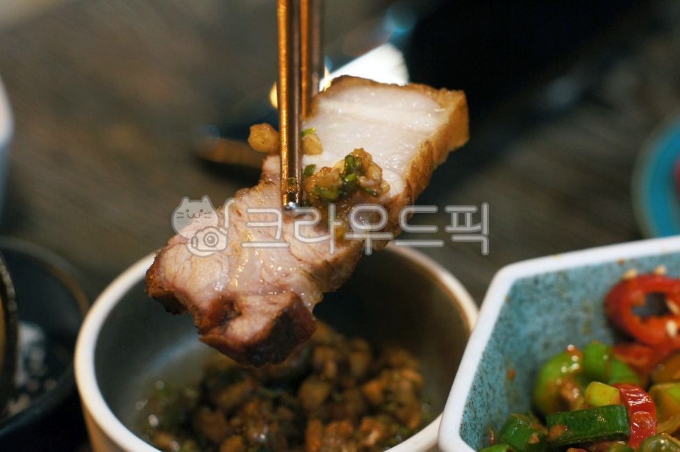 plating,samgyeopsal,grilledporkbelly,Grilled Pork,koreanbbq,Dipping sauce,sauce,food,bbq,Sauce dipping,pork belly,Smoked pork belly,Plating,kfood,Korean BBQ,porkbelly,cooking,foodpresentation,dippingsauce,Smoked grill