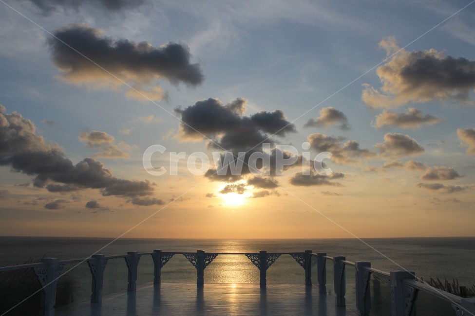 인도네시아,발리,석양,일몰,바다,하늘,대양,햇빛,sunlight,indonesia,bali,beachsunset,sunset,dusk,beforesunset,nature,자연,자연,풍경,nature,landscape,water,물,waterfront,워터 프론트,pier,교각,port,포트