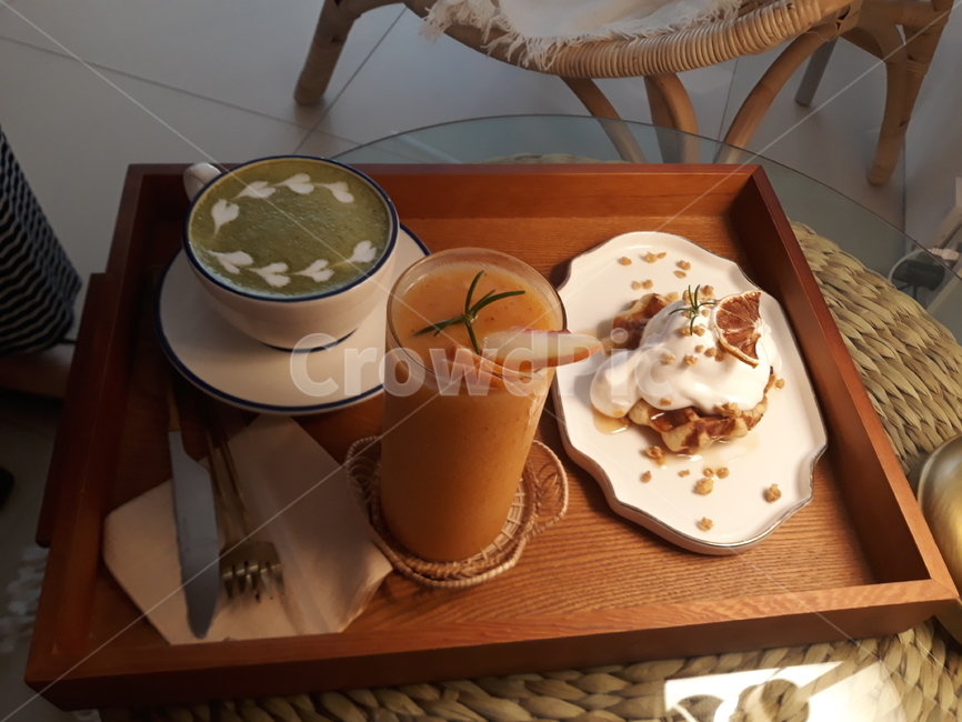 food,dessert,cafe,복숭아,와플,카페,음료수,drink,beverage
