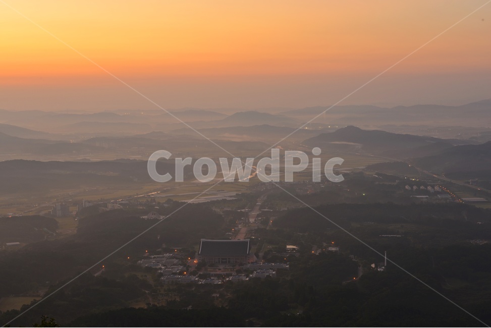 플레어,light,빛,nature,자연,landscape,경치,outdoors,옥외,scenery,풍경,dawn,새벽,redsky,붉은하늘,sky,하늘,weather,날씨,flare,충남,천안,흑성산,독립기념관,흑성산운해,독립기념관아침,일출,여명,아침,운해