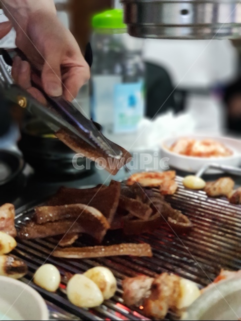 삼겹살,고기,숯불,된장찌개,식사,술