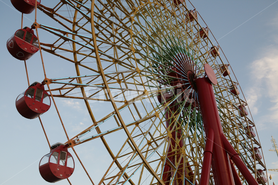 sky,romance,Rides,Red,red,ferriswheel,Amusement Park,ferris wheel,sunset,amusement park,park