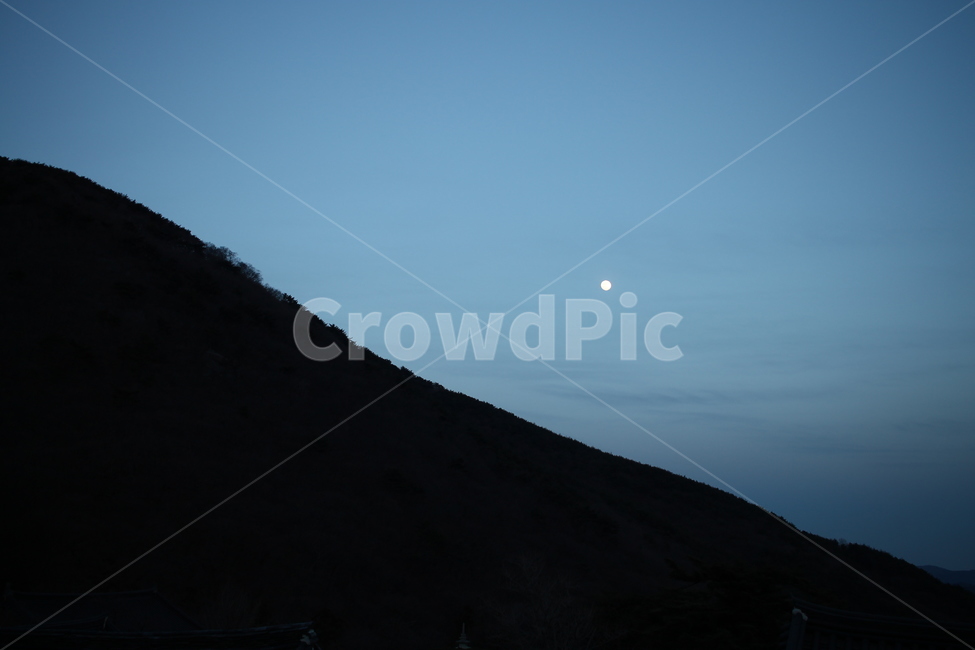 달,저녁달,보름달,저녁,저녁실루엣,고개,야경,밤,풍경,nightscape,night,landscape,nature,자연,outdoors,옥외,slope,경사