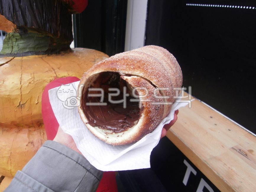 trdlo,뜨르들로,체코음식,빵,누뗄라초콜렛