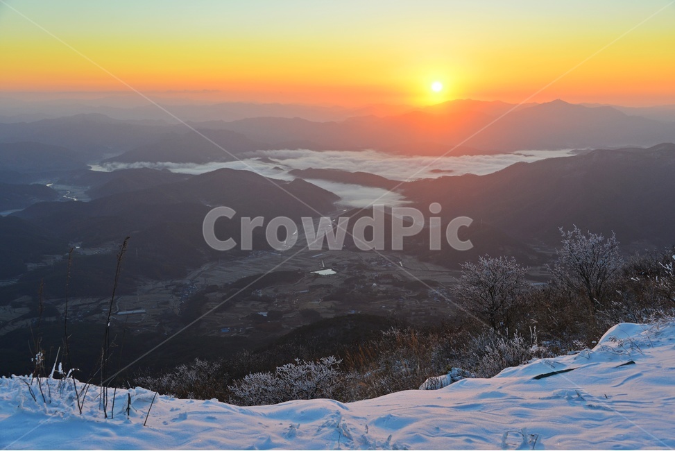 nature,자연,outdoors,옥외,dawn,새벽,sky,하늘,redsky,붉은하늘,light,빛,flare,플레어,sunrise,해돋이,상고대,무등산,무등산누애봉,누애봉,무등산설경,누애봉일출,무등산일출,여명,아침,자연,풍경,nature,landscape