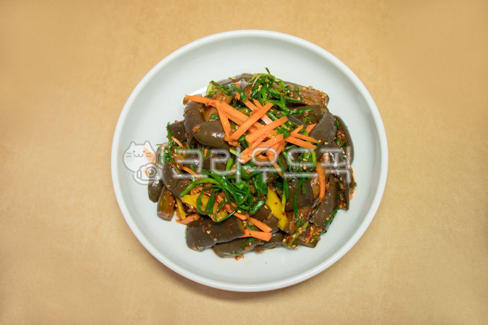 kimchee,sidedish,side dish,healthy food,eggplant,eggplant dish,korea,traditional,eggplantkimchi,fermented,dish,traditional food,aubergine,seasoning,Eggplant kimchi,seasoned,plate,vegetable,Korean traditional food,bowl,Korean food,vegetarian,home cooking,c