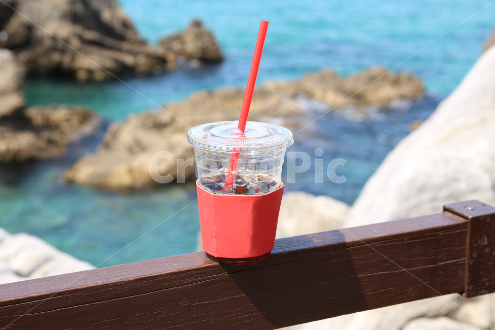 커피,해변,바다,바위,산책,추상,봄,햇살,휴식,힐링,치유,커피,카페,coffee,cafe