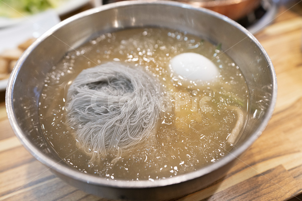 냉면,물냉면,국수,면요리,noodle,식사,음식,food,음식,식재료,요리,food,cook,meal,dishes,food reserves,면류,면요리,noodles,한식,한국음식,한국요리,korean food,korean dishes,korean meal,korean cook