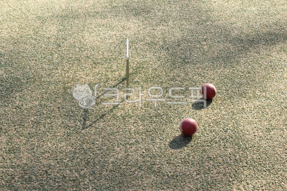 work out,gate ball,shadow,cheek,gateball,Playground,ball,light,sphere,Gateball court,floor