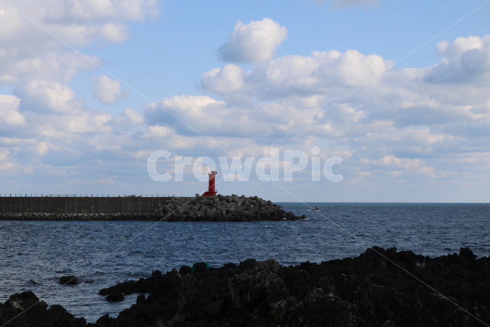 제주도,바다,등대,jejuisland,sea,ocean,lighthouse,등대,lighthouse,outdoors,옥외,land,땅,nature,자연,대양,water,물,shoreline,해안선