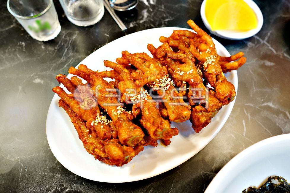 통닭발,뼈닭발,불닭발,매운닭발,닭요리,안주,술안주,야식,매콤한,매운요리,매운음식,한식,한국음식,한국요리,식재료,양념닭발,닭발,food,plate,음식,cook,dish,koreanfood