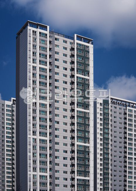 실외,백그라운드,비즈니스,하늘,아파트,현대건축,낮,로우앵글,빌딩,모던,사무실,도시,건축물,창문,배경