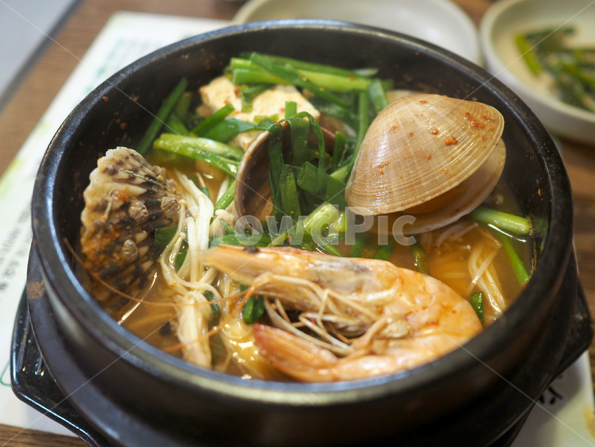 된장찌개,해물,해물된장찌개,조개,새우,어패류,된장,찌개,찌개류,요리,dish,사발,식사,meal,food,음식,음식,식재료,요리,food,cook,meal,dishes,food reserves