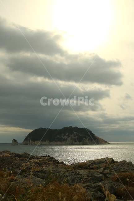 섬,외딴선,제주도,바다,감성,자연,풍경,nature,landscape,한국자연풍경,한국자연경관,korea nature landscape,제주도,jeju,jeju island,outdoors,옥외,land,땅,sea,water,물,ocean,대양,shoreline,해안선,coast,연안