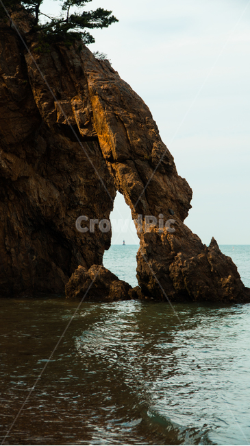바위,풍경,nature,수평선,섬,shoreline,해안선,water,물,옥외,outdoors,대양,ocean,자연,sea,바다,cave,동굴,coast,연안,후미,cove,한국자연풍경,한국자연경관,korea nature landscape