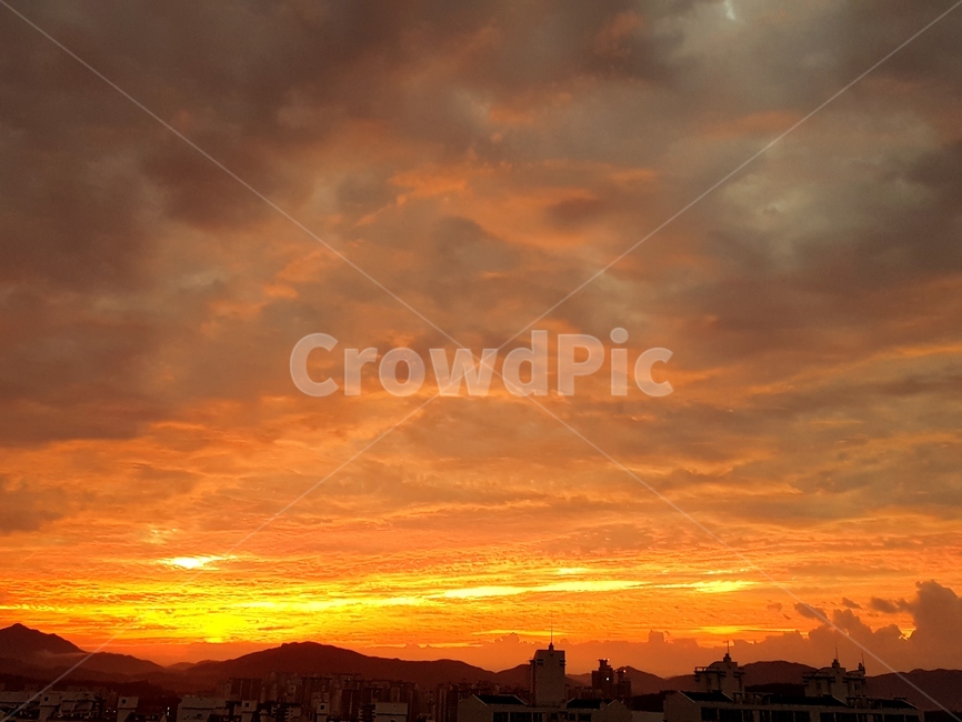 석양,아파트,저녁,하늘,노을,자연,풍경,nature,landscape,outdoors,옥외,dusk,황혼,sunset,일몰,dawn,새벽,sky,red sky,붉은 하늘