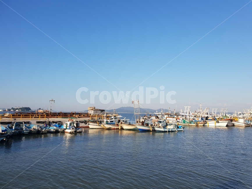 어선,바다,파란색,색감,풍경,ships,sea,blue,color,landscape