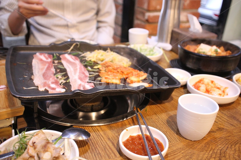 삼겹살,음식,food,식사,human,인간,spoon,숟가락,음식,식재료,요리,food,cook,meal,dishes,food reserves,한식,한국음식,한국요리,korean food,korean dishes,korean meal,korean cook