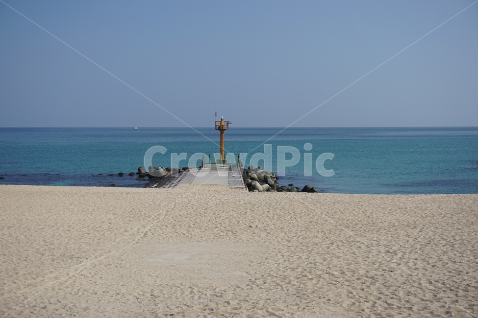 강릉해수욕장,바닷가,겨울바다,바다,해수욕장,자연,풍경,nature,landscape,해변,바다,beach,sea,water,물,waterfront,워터 프론트,port,포트,pier,교각