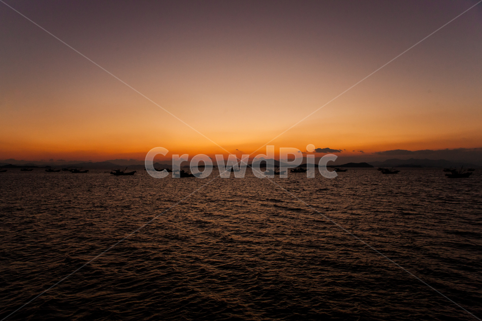 일몰,바다,풍경,sunset,멸치잡이배,배,boat,자연,sunfall,sea,하늘,sky,landscape,nature,자연,풍경,nature,landscape,outdoors,옥외,dusk,황혼,dawn,새벽,red sky,붉은 하늘