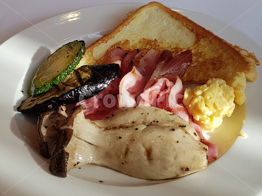 meal,식사,dish,요리,food,음식,조식,아침식사,프렌치토스트,햄,연어,채소구이,베이컨,음식,식재료,요리,food,cook,meal,dishes,food reserves