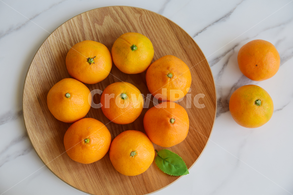귤,감귤,과일,겨울과일,접시,나무접시,원목접시,감귤류과일,식재료,음식,주황색,orange,citrusfruit,fruit,food,dish,wooddish,tangerine,음식,식재료,요리,food,cook,meal,dishes,food reserves,과일,열매,fruit