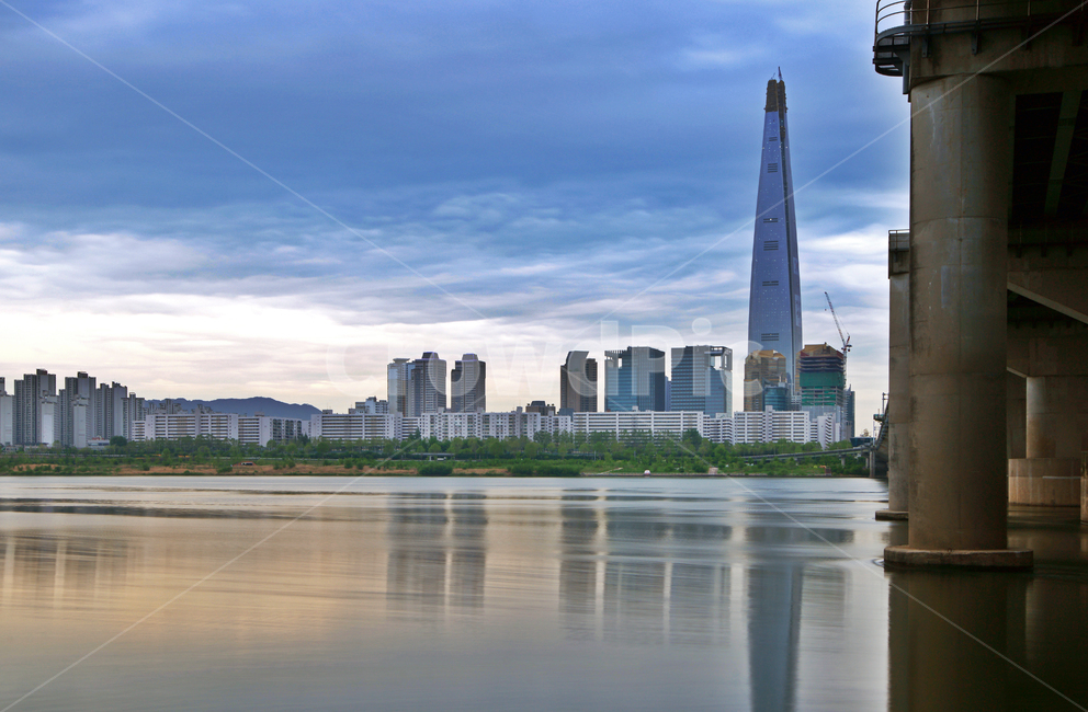 잠실대교,잠실,제2롯데월드,한강,아파트,반영