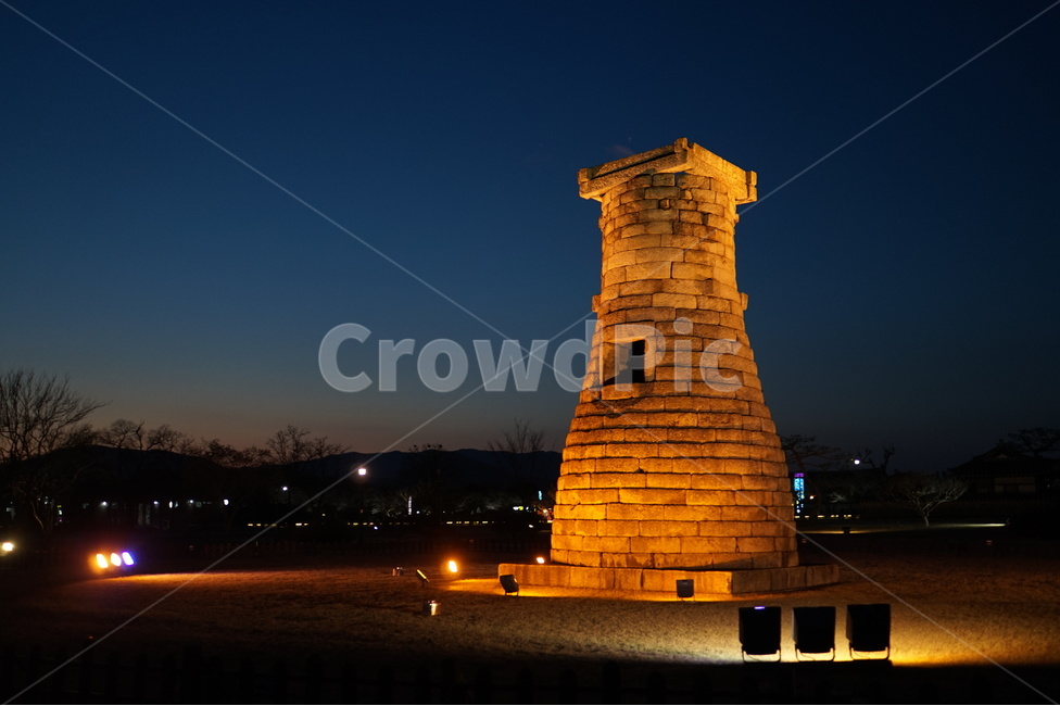 첨성대,천문대,경주,경주월성유적,경주가볼만한곳,신라유적,야경,밤,풍경,nightscape,night,landscape,한국전통,한국문화,korean traditional,korean culture,랜드마크,landmark,tourist attraction,한국랜드마크,한국관광지,한국명소,korea landmark,korea tourist attraction,building,건물,architecture,건축물