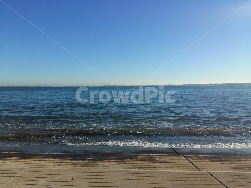 포르투갈,리스본,바다,파란하늘,파란바다,잔잔한바다,수평선,portugal,물결,lisbon,sky,see
