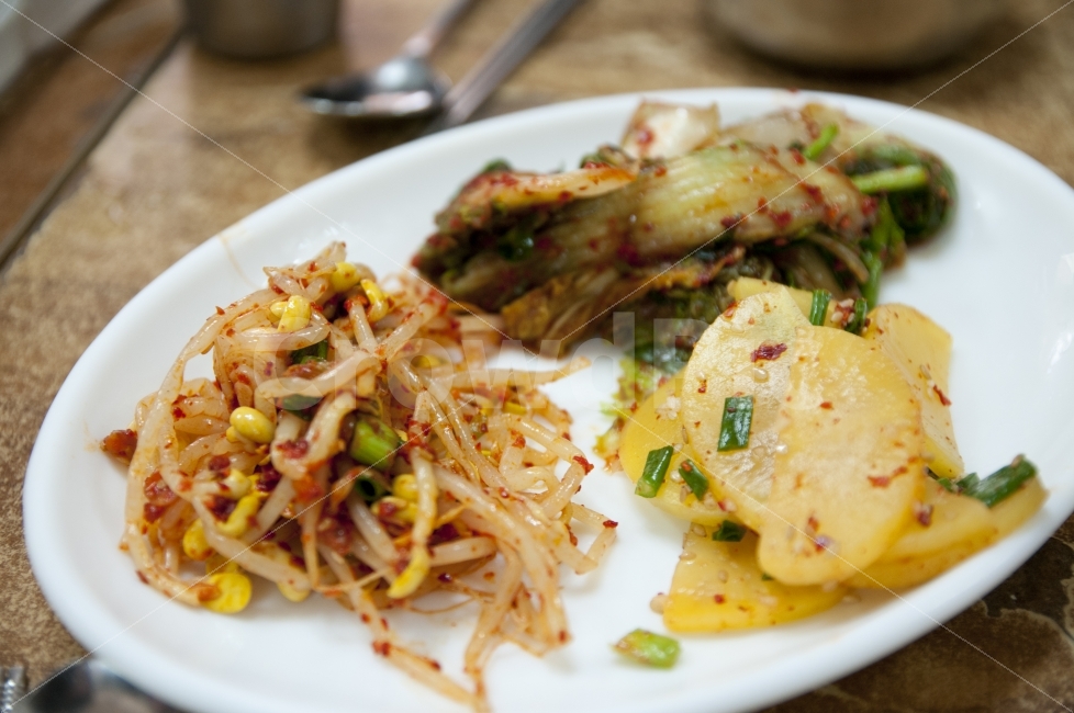 백반,반찬,콩나물,단무지,것절이,음식,식재료,요리,food,cook,meal,dishes,food reserves,채소,야채,vegetables,한식,한국음식,한국요리,korean food,korean dishes,korean meal,korean cook