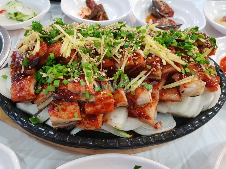 장어,매운,장어양념구이,장어구이,매콤한,음식,식재료,요리,food,cook,meal,dishes,food reserves,한식,한국음식,한국요리,korean food,korean dishes,korean meal,korean cook