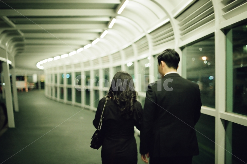 커플,부부,공항,의류,인물,필름카메라,사람,인물,인간,human,person,연인,커플,사랑,lover,couple