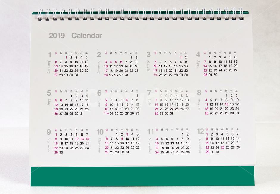 2018년,탁상달력,달력,카렌다,계획,background,배경,배경이미지,백그라운드,이미지,달,월력,카랜다,카렌더,캘린더,탁상카렌다,생활,새해,탁상,책상용,책상,일정표,기업,회사,회사원,사원,사무원,직장,공장,업무,공무,사업,사무실,집,1년,계획수립,연간계획,월간계획,월정표,표지,휴가,메세지,하얀색,스프링,종이,2019,2019년,녹색,비즈니스,사업,business,service,work,사물,물건,오브젝트,thing,object,matter,학용품,문구류,사무용품,school supplies,stationery,office supplies