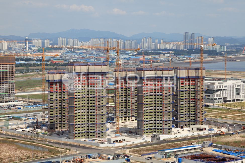 Foundation construction,construct,Exterior,building,modern architecture,only,sight,Development,high rise building,tower,redevelopment,sky,crane,Incheon,construction site,equipment,downtown,korea,international city,basic,high rise,construction equipment,er