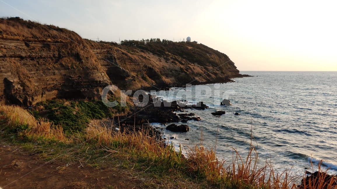 제주도,제주도서쪽해변,수월봉,수월봉지질공원,jejuislandglobalgeopark,자연,풍경,nature,landscape,한국자연풍경,한국자연경관,korea nature landscape,promontory,곶,outdoors,옥외,cliff,낭떠러지