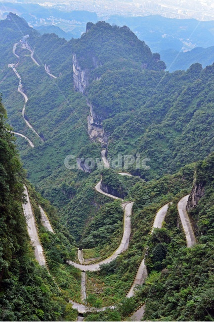 nature,자연,landscape,경치,outdoors,옥외,scenery,풍경,road,도로,walkway,보도,path,통로,mountain,산,중국,장가계,대협곡,천문산,구불구불길