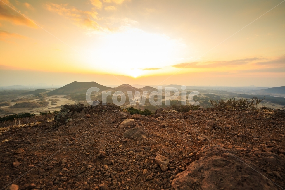 sunshine,cannon,canon,spring,cloud,Reed,Udo Island,Jeju travel,golden,sight,Work,Jeju sunrise,sky,Seongsan Sunrise Peak,Jeju reeds,Jeju sky,Baekyak Oreum,nice photo,ocean,autumn,pylon,Saebyeol,landscape photography,sunrise,Jeju,Silver grass,winter,soil,su