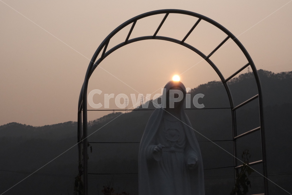sunset,Virgin Mary statue,Maria,The sun sets,Maria statue
