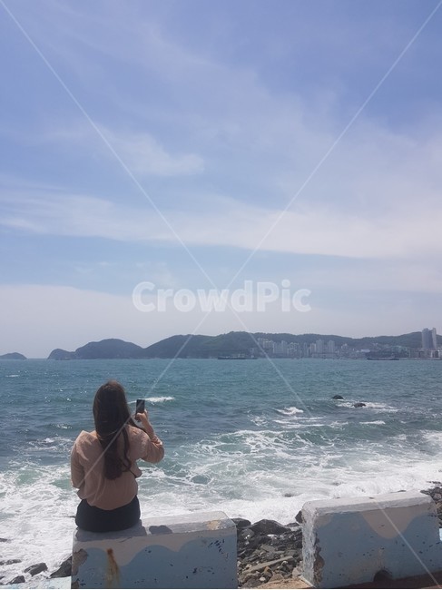 바다,파도,여자,뒷모습,여자뒷모습,사람,인물,인간,human,person,여성,여자,woman,female,lady,여행,휴가,traveling,vacation,trip
