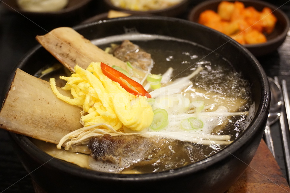 갈비탕,대왕갈비탕,한식,요리,궁중요리,국물요리,따뜻함,겨울,고깃국,meatsoup,왕갈비탕,음식,식재료,요리,food,cook,meal,dishes,food reserves,한식,한국음식,한국요리,korean food,korean dishes,korean meal,korean cook