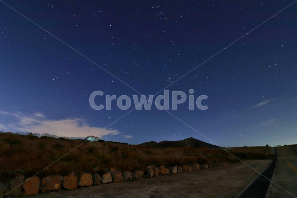 별,밤하늘,구름,언덕,밤,자연,풍경,nature,landscape,야경,밤,nightscape,night,outdoors,옥외