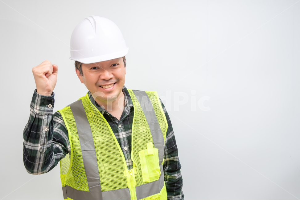 근로자,노동자,노가다,안전모자,안전모,모자,작업복,근무복,안전,산업,1명,남자,남성,한국인,일본인,중국인,아시아인,중장년,40대,50대,건설,건축,인부,일용직,비즈니스,카피스페이스,여백,누끼,흰색배경,하얀배경,실내,정면,상반신,노동,일,아빠,중년,노동환경,개념,컨셉,매니저,손짓,손동작,미소,웃음,성공,결심,노동조합,노조,사람,인물,인간,human,person,남성,남자,man,male,산업,industry,industrial